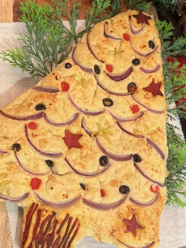 Make a Focaccia Christmas Tree for Holiday Parties and Snacking