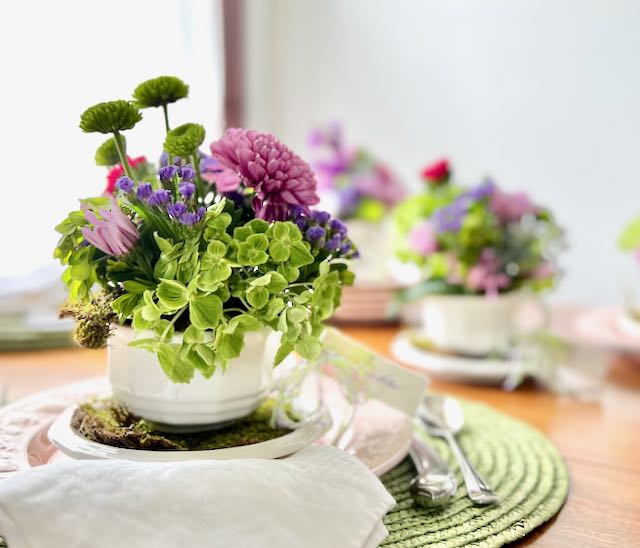 Create a Fresh Floral Table Centerpiece Using Chicken Wire