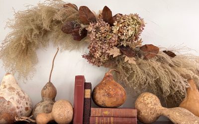 Easy to Make: A Beautiful Dried Arrangement on the Wall!
