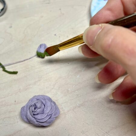 Easy to Make Ric Rac Flowers For Fun Retro Whimsy - South House Designs