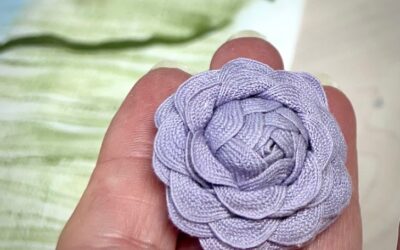 Easy to Make Ric Rac Flowers For Fun Retro Whimsy